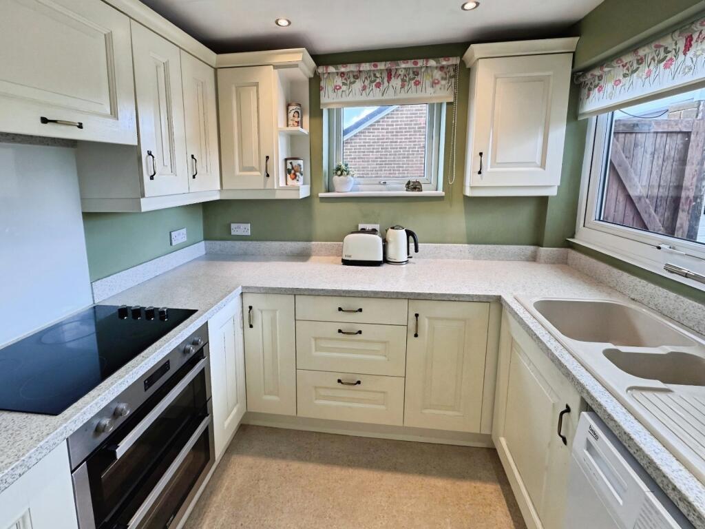Penn Drive, Liversedge, WF15 photo 4