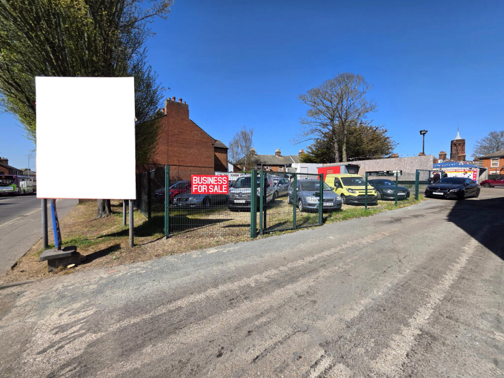 Studio parking on Car Sales, Ipswich, £72,000
