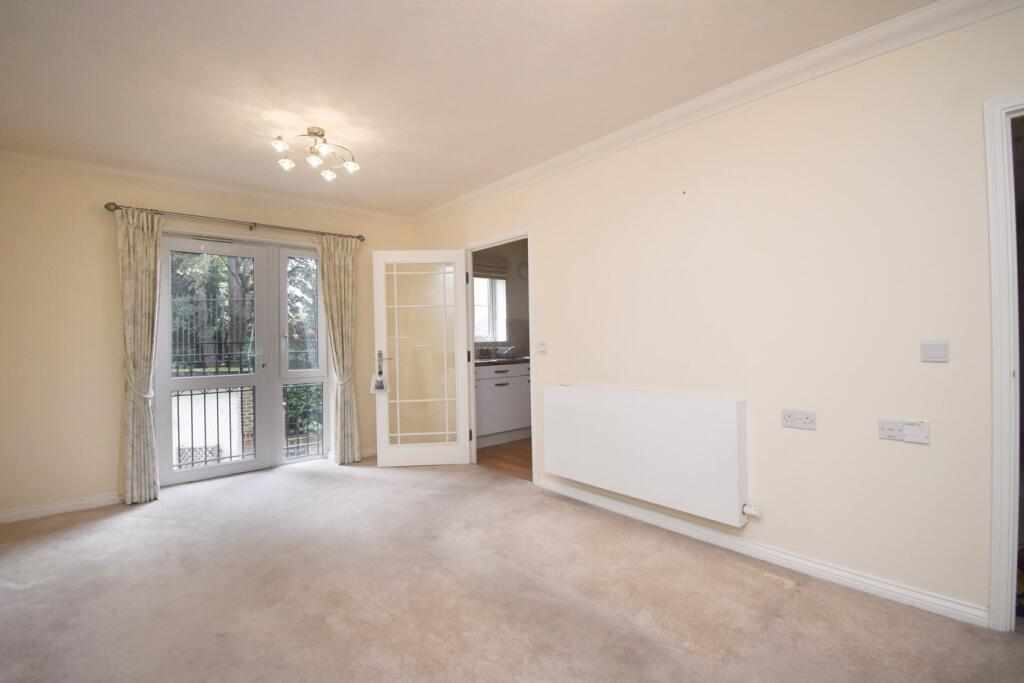 Churchfield Road, Walton-on-Thames, KT12 photo 4