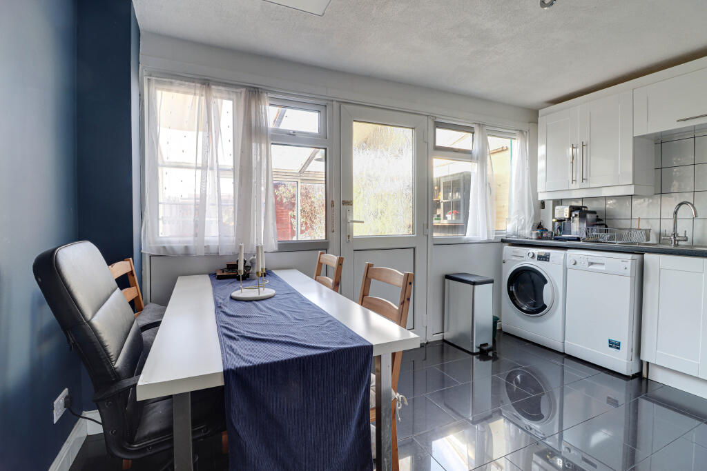 Additional image 7 of High Street, London Colney, AL2