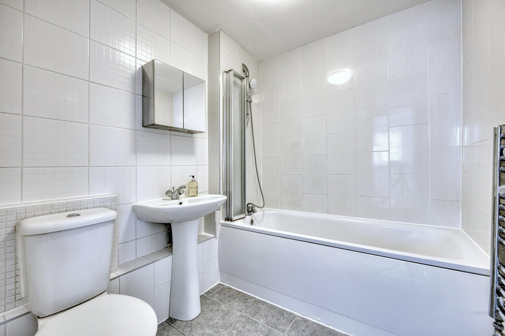 Bourne Court, Wanstead photo 4