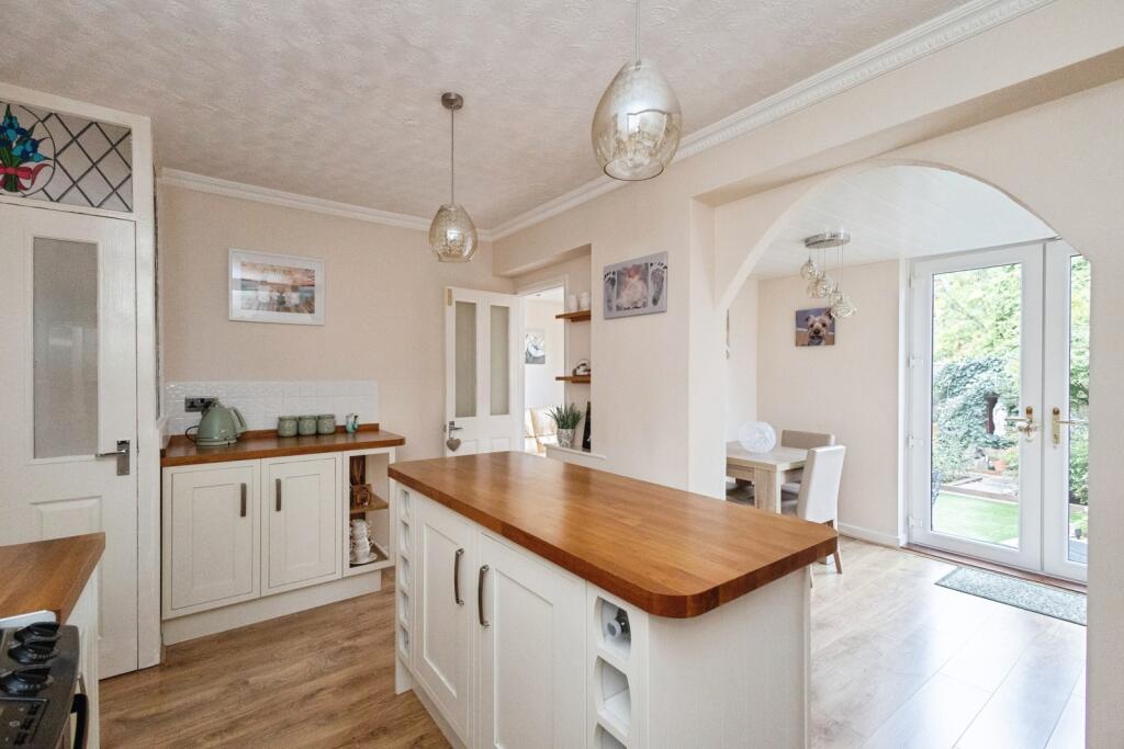 House in Tameside, Greater Manchester - View 5