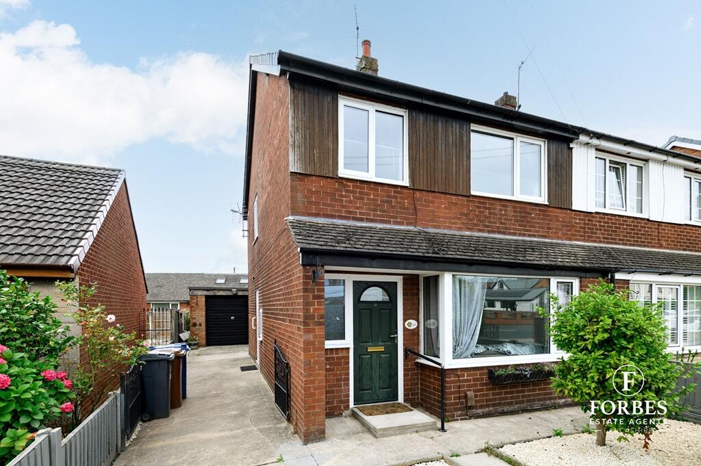 Main image of property: Leyland Lane, Leyland, PR25