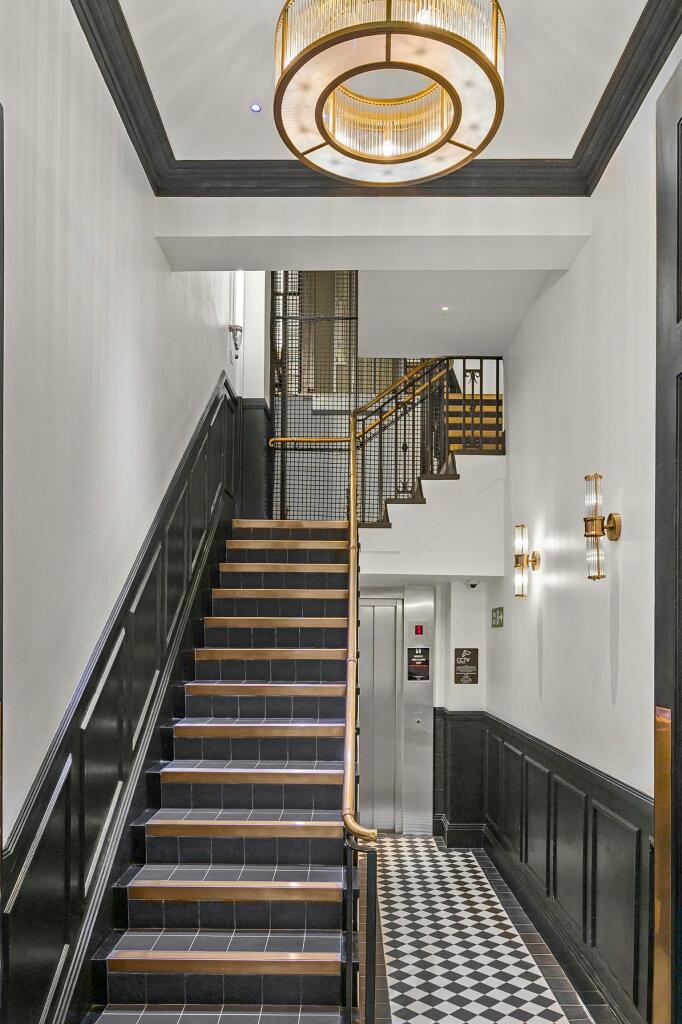 hall 10.jpg