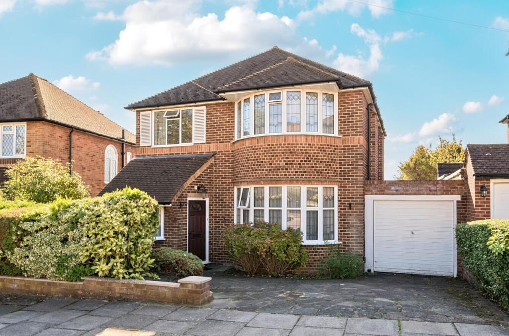 3-bed detached on Framfield Close, Woodside Park, £1,225,000