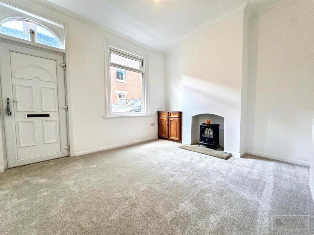 House in Stoke-on-Trent - View 2