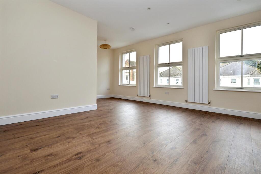 Apartment in Brighton - View 2
