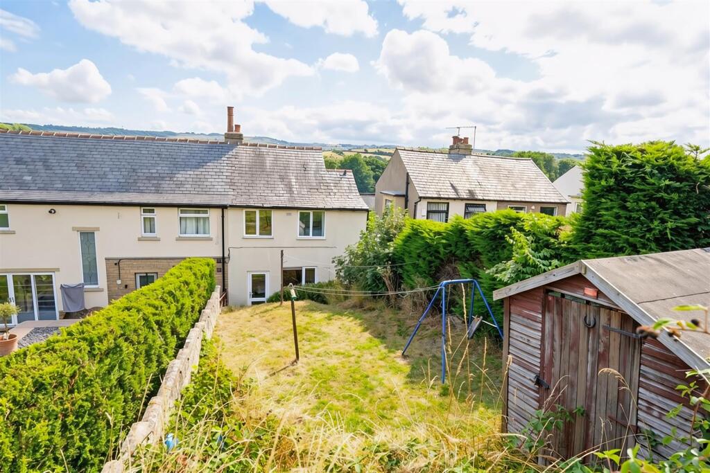 House in Halifax, Greetland, Little Bradley - View 4