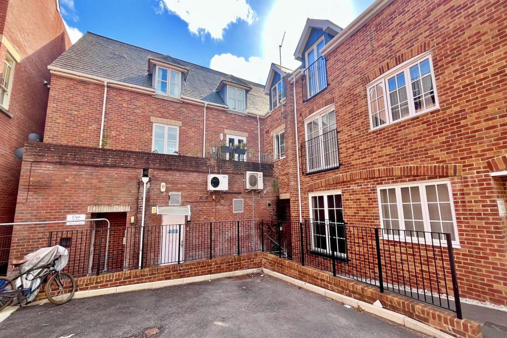 Main image of property: Ashley Cross