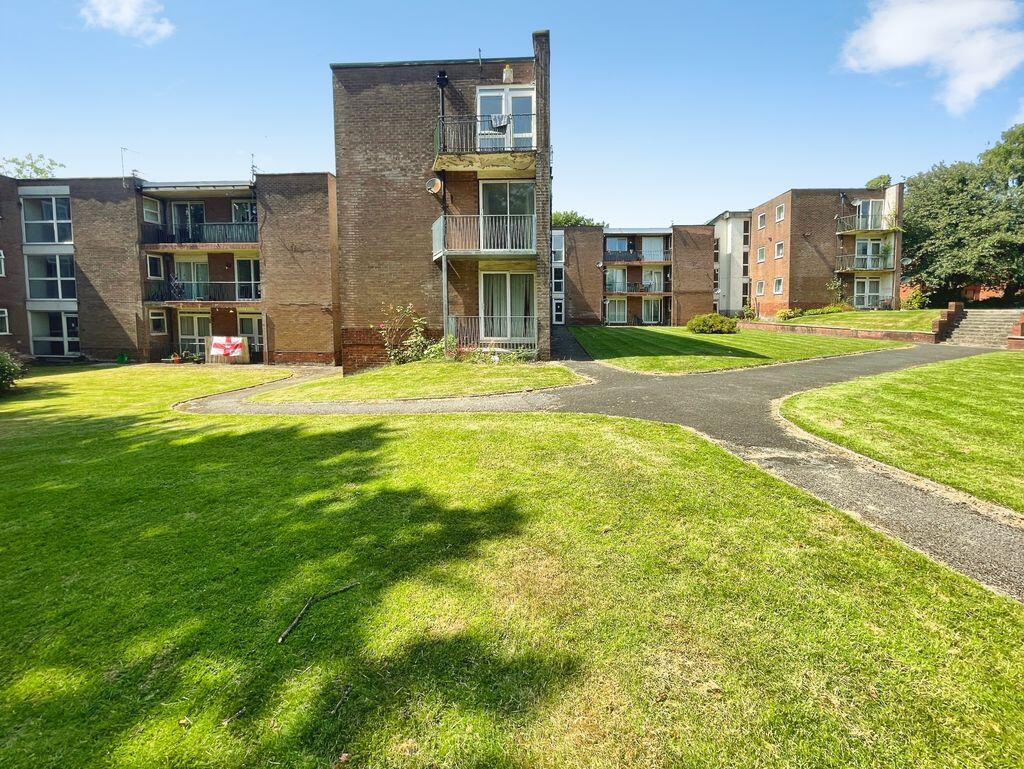 2-bed flat on Hill View Court, Astley Bridge, Bolton, £70,000