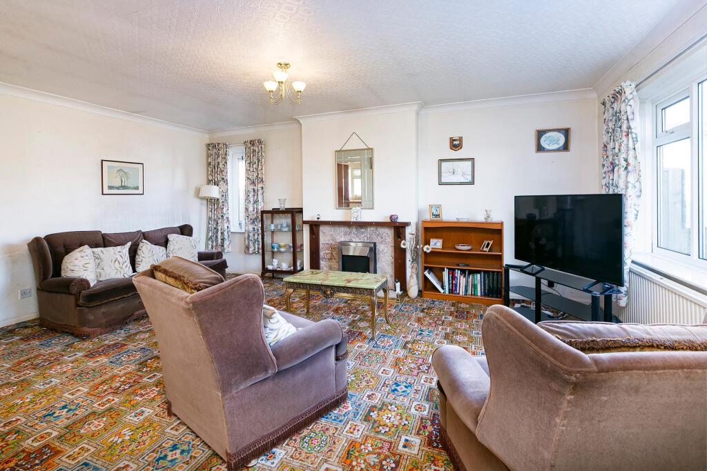 Southfield Road, Pocklington, York, North Yorkshire, YO42 2XE photo 2