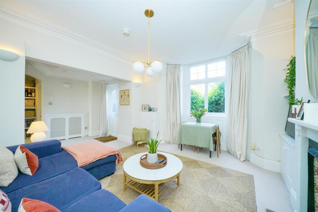 Apartment in St Albans, Bernards Heath - View 5