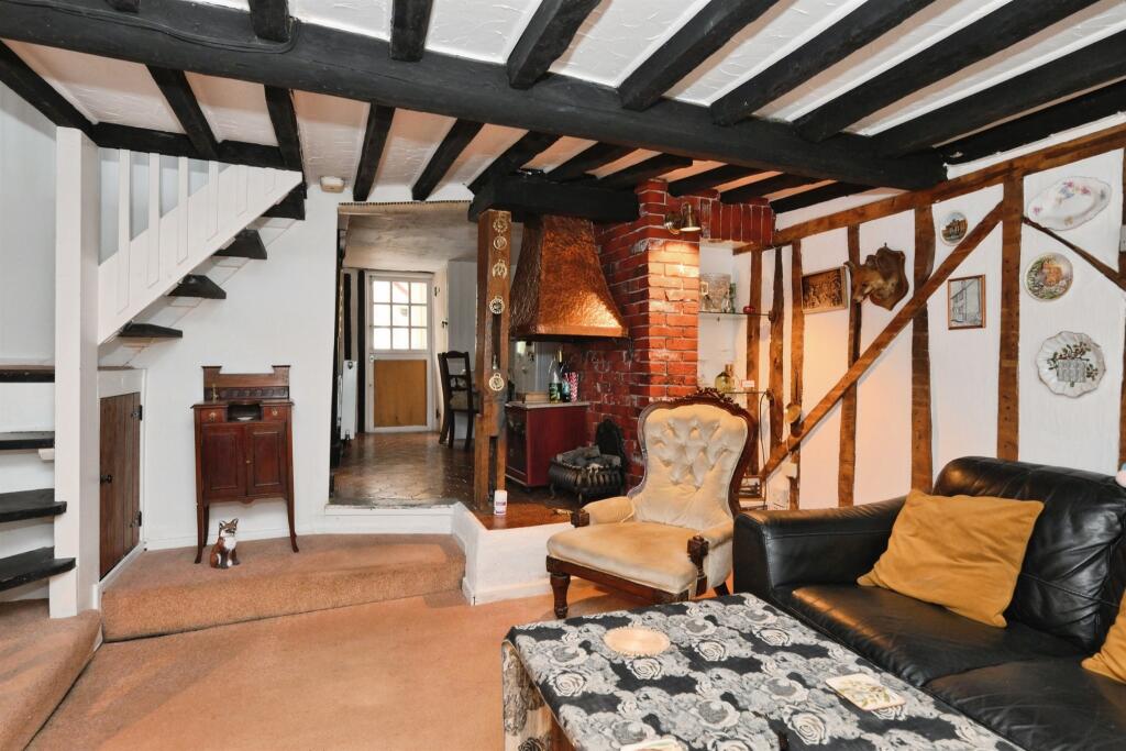2-bed house on Church Street, Buntingford, £280,000
