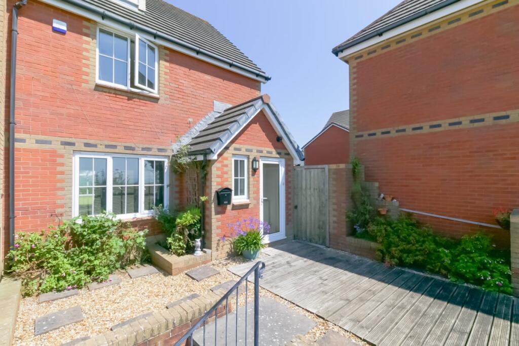 House in Barry - View 6