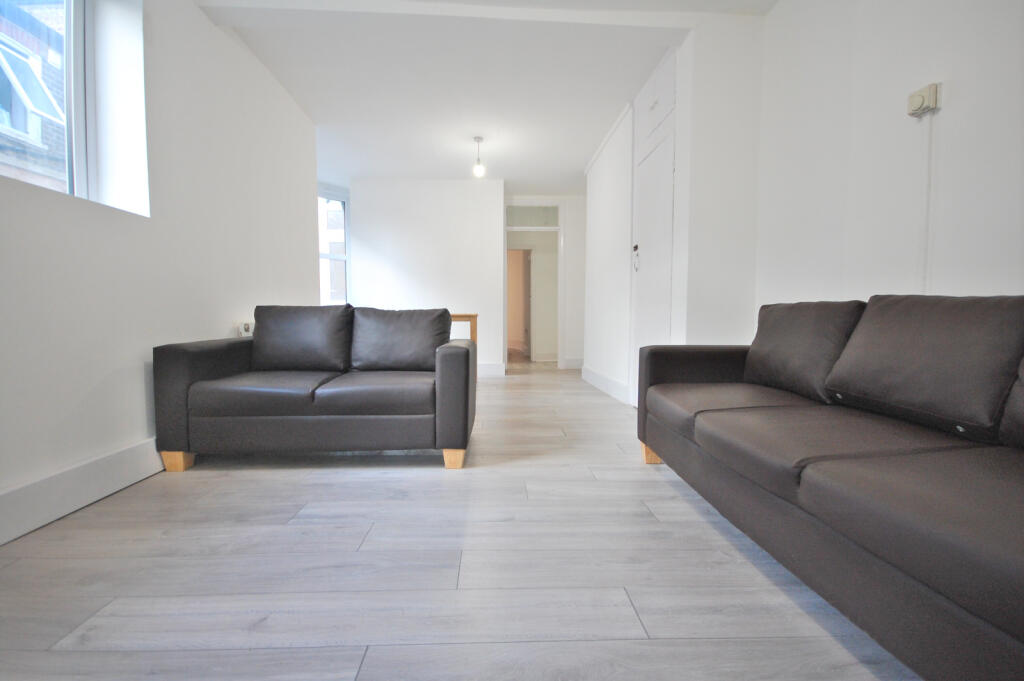 Apartment in London - View 3