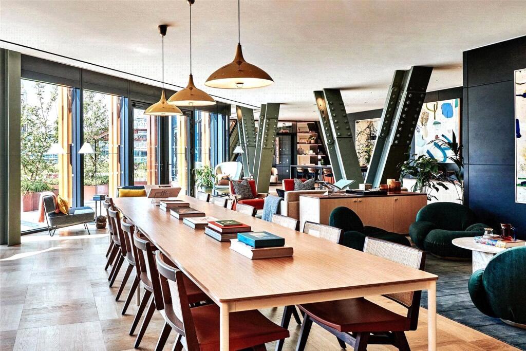 Apartment in London - More