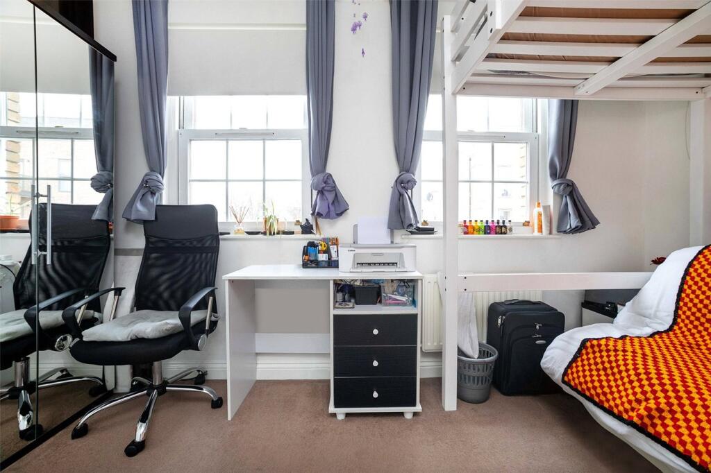 2 bedroom end of terrace house for rent
