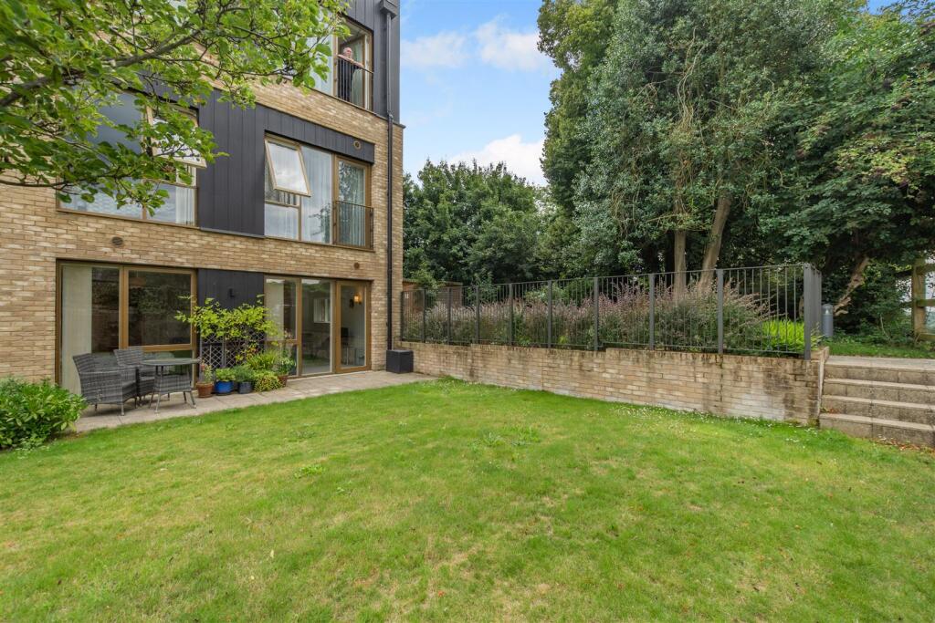 Main image of property: 16 The Orpines, Wateringbury