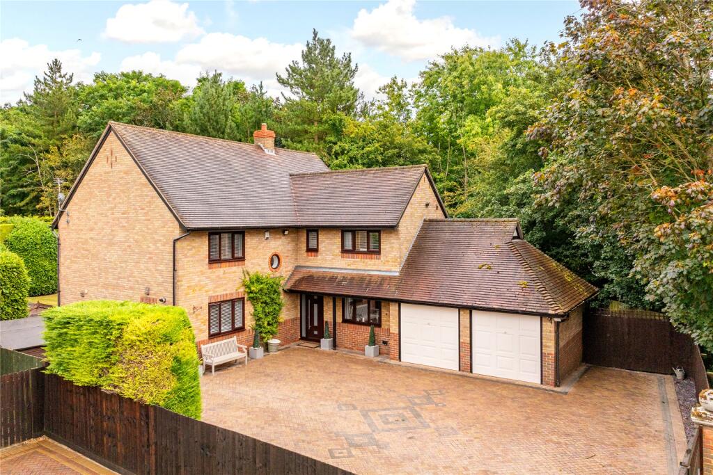 Main image of property: Broadway Avenue, Giffard Park, Milton Keynes, Buckinghamshire, MK14