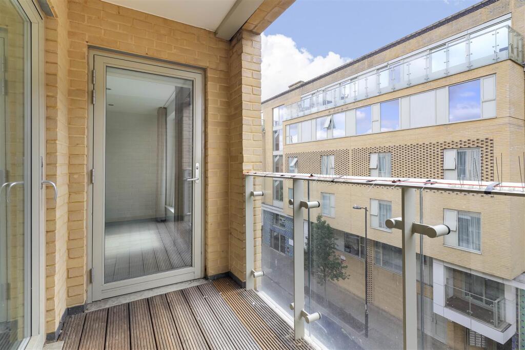 Apartment in Cambridge - View 5