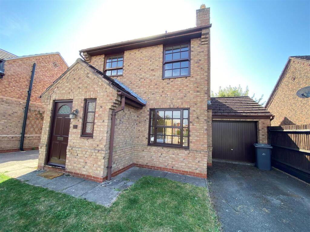 Main image of property: Dawlish Close, Nuneaton