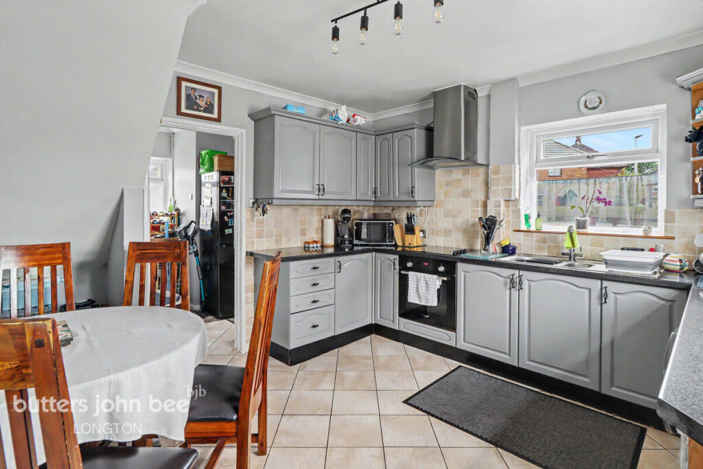 House in Stoke-on-Trent, Newstead - View 5
