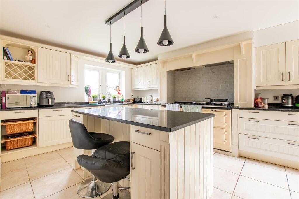 House in Saltford, Bath and North East Somerset - More