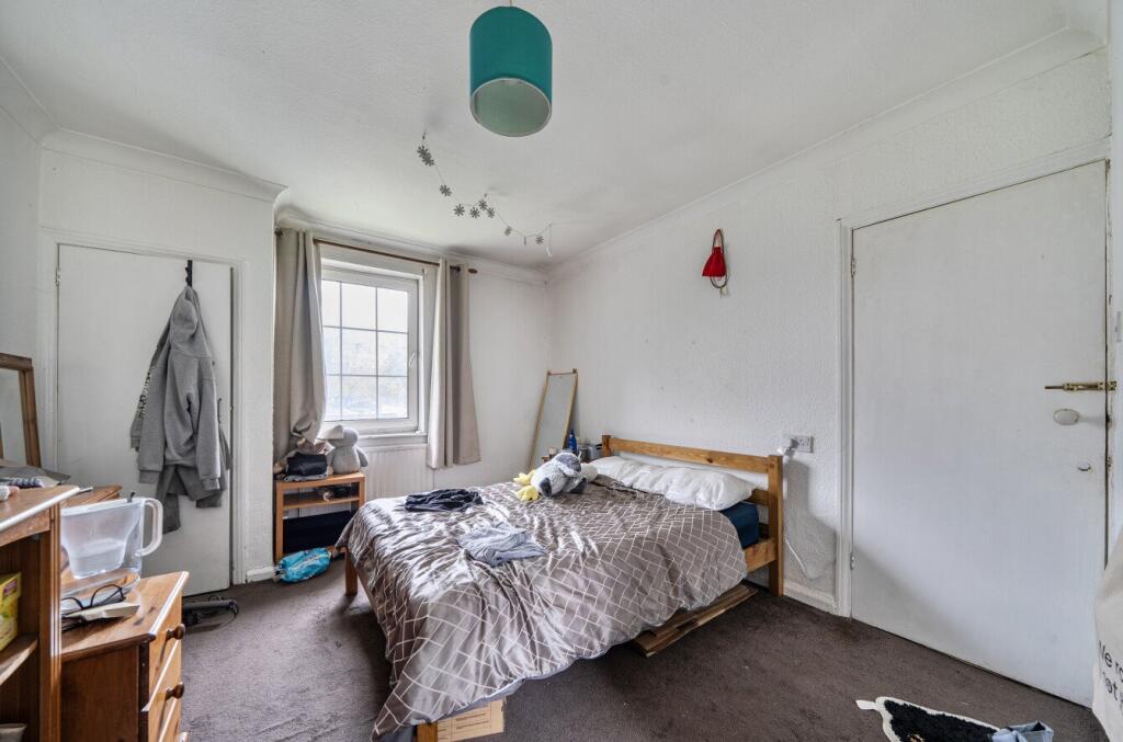 4 bedroom semi-detached house for rent