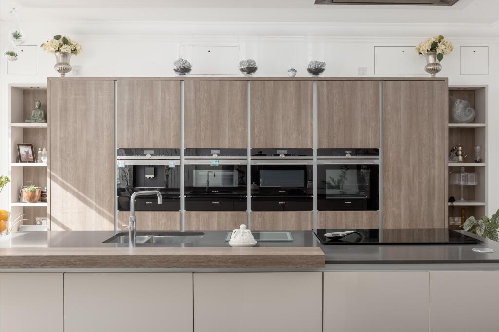 House in Kirkcaldy - More