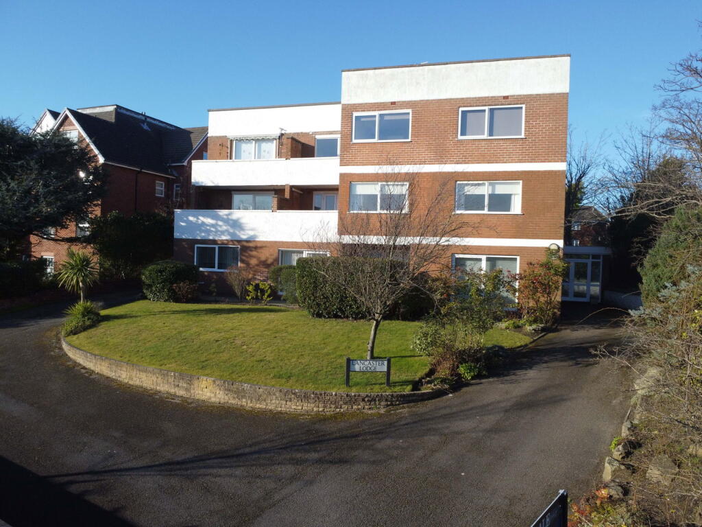 2-bed flat on Lancaster Lodge, Lancaster Road, Birkdale, PR8, £150,000
