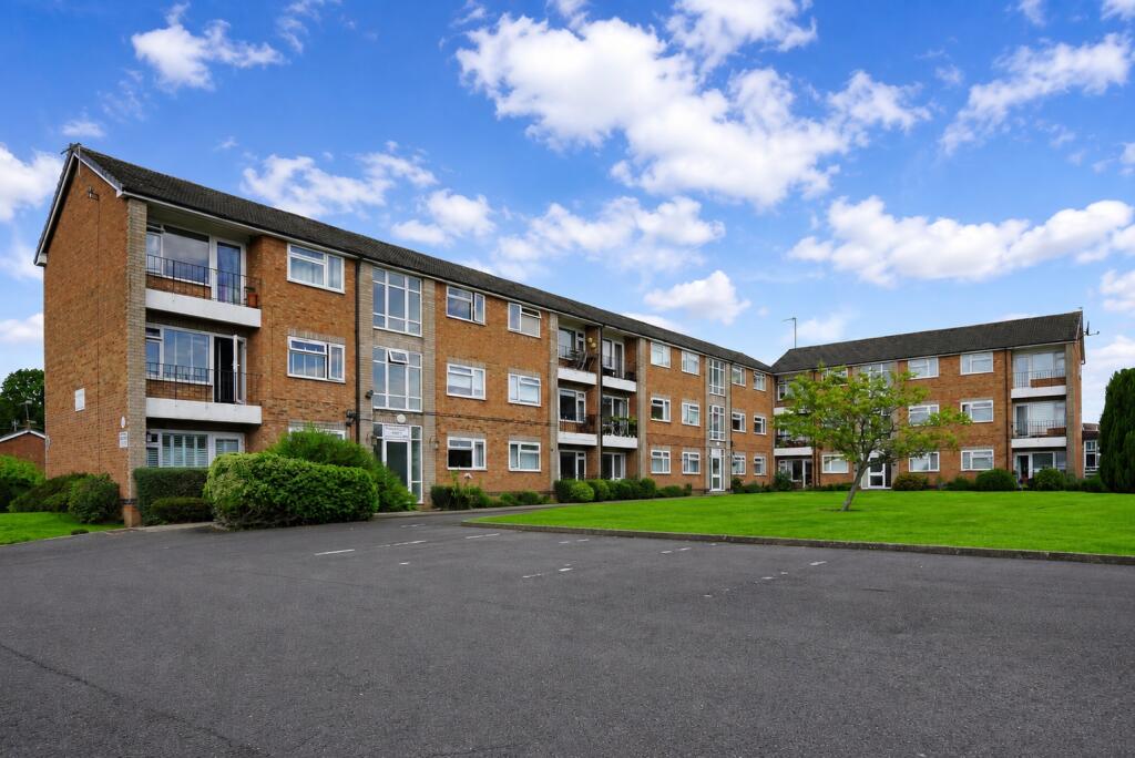 Main image of property: Barrowfield Lane, Kenilworth, Warwickshire, CV8