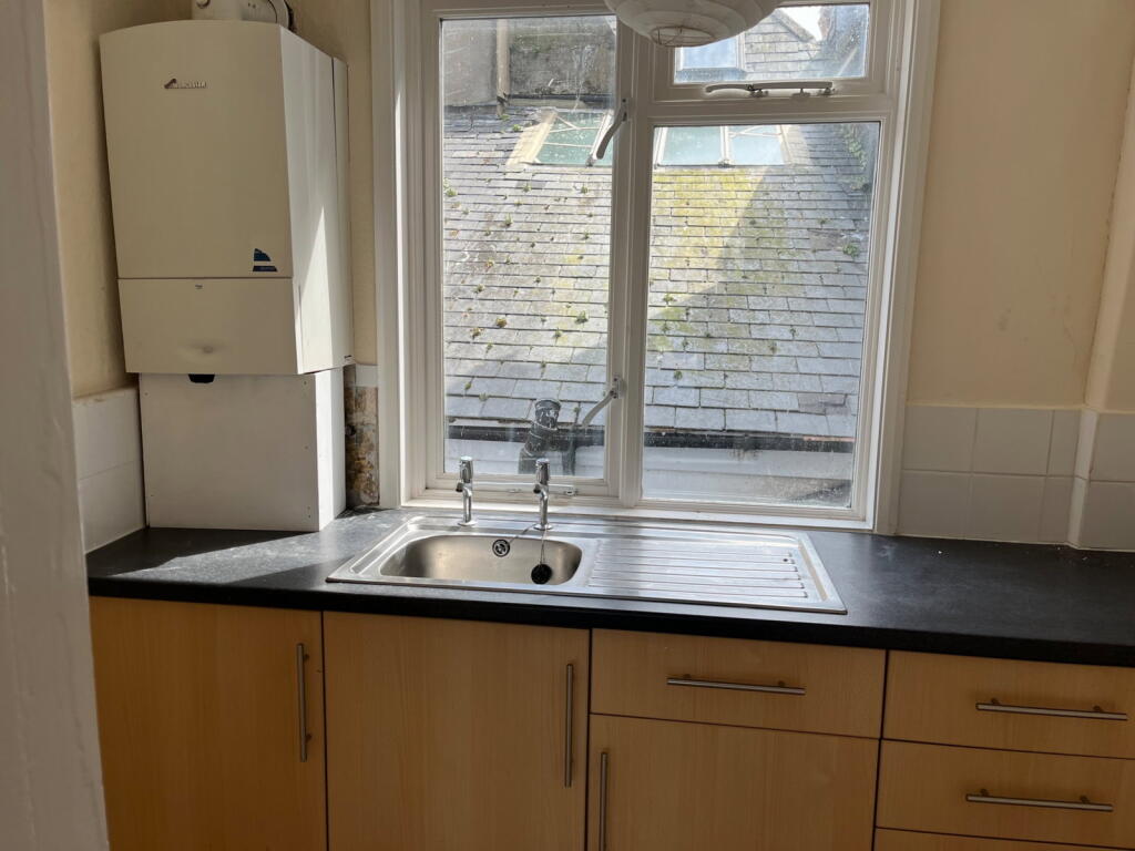 Apartment in Torquay - More