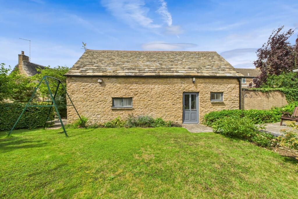 Lindsey Close, Woodnewton, Peterborough, PE8 photo 2