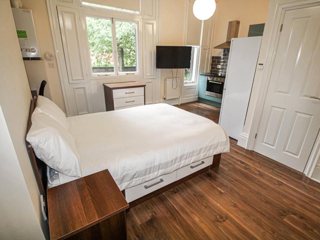 Main image of property: Apt 7, Clarendon House #869677