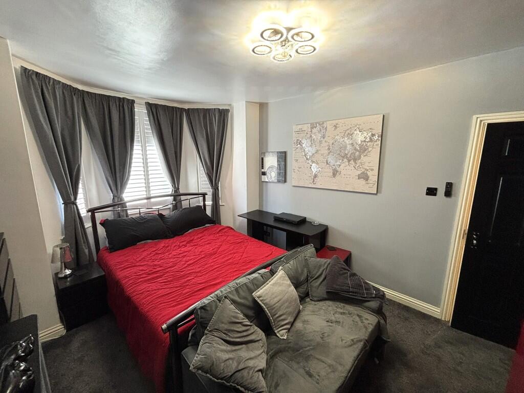 Main image of property: Room 4,161 North Road, St. Helens, Merseyside, WA10