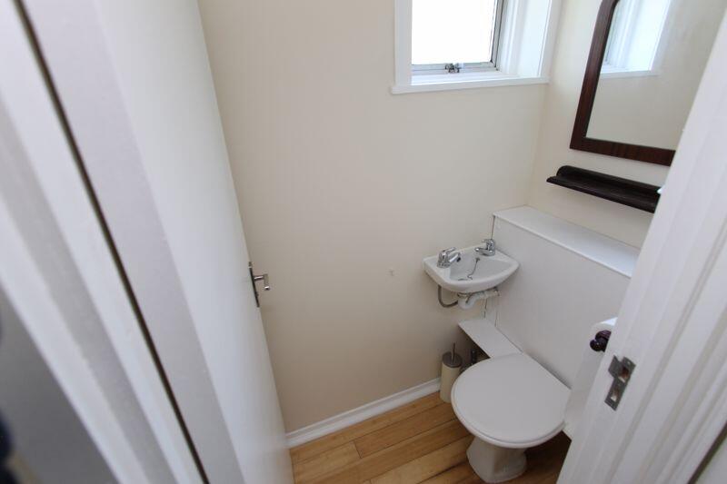 House in Northampton, West Northamptonshire - View 5