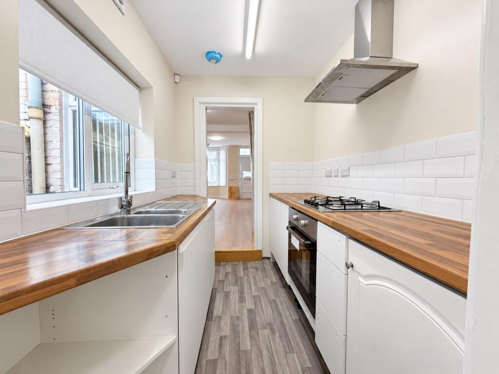 House in Liverpool, Wavertree - More