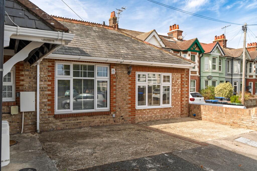 Main image of property: Kingsland Road, Worthing, BN14