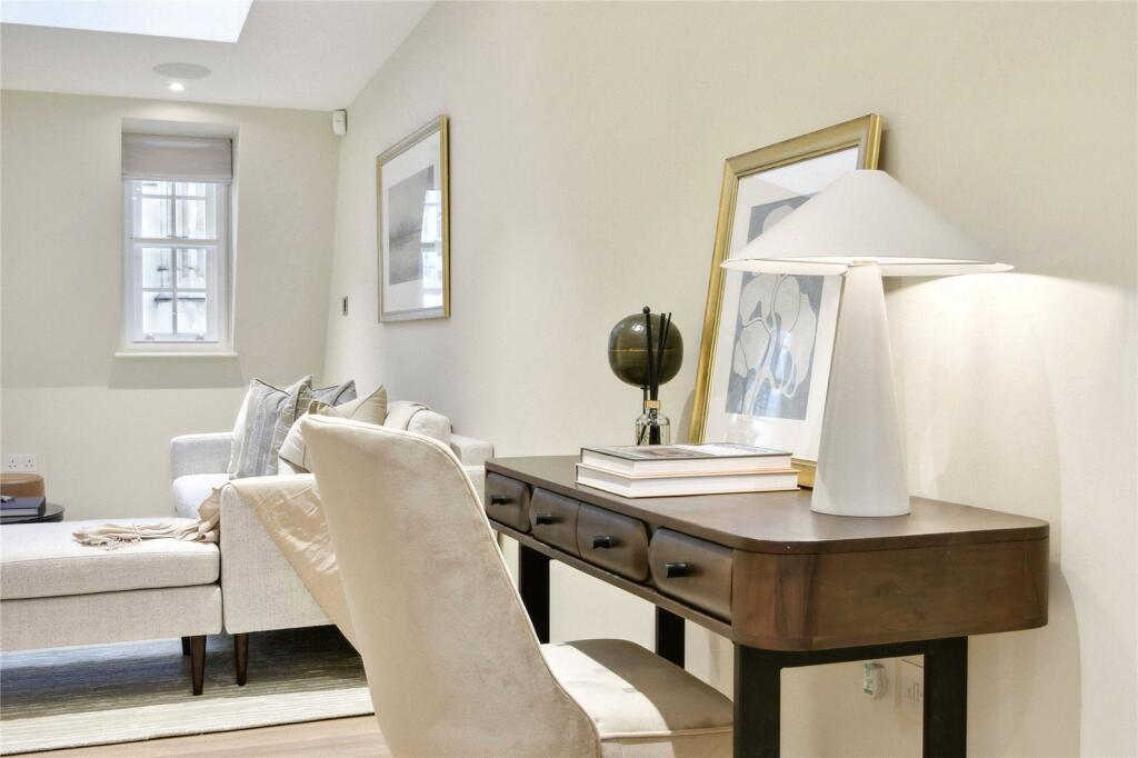Apartment in London, St Clement Danes, Covent Garden - View 4