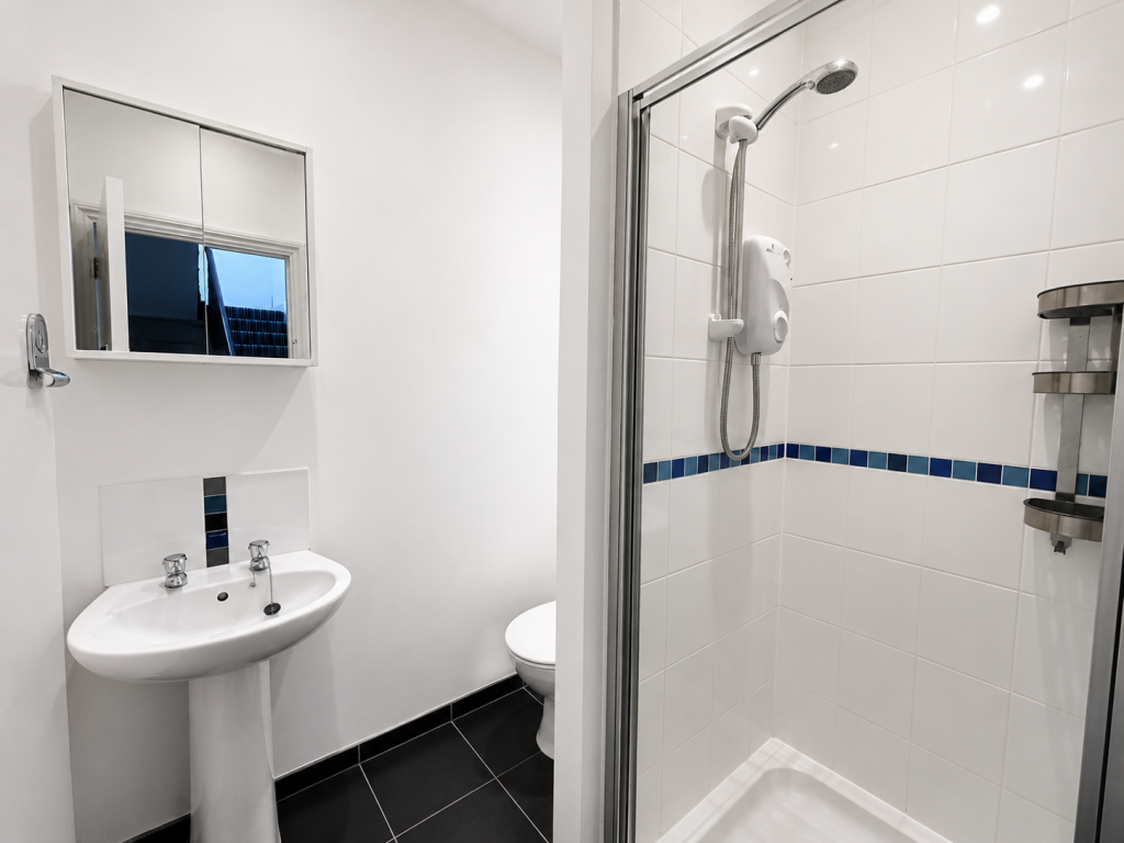Apartment in Newport - View 5