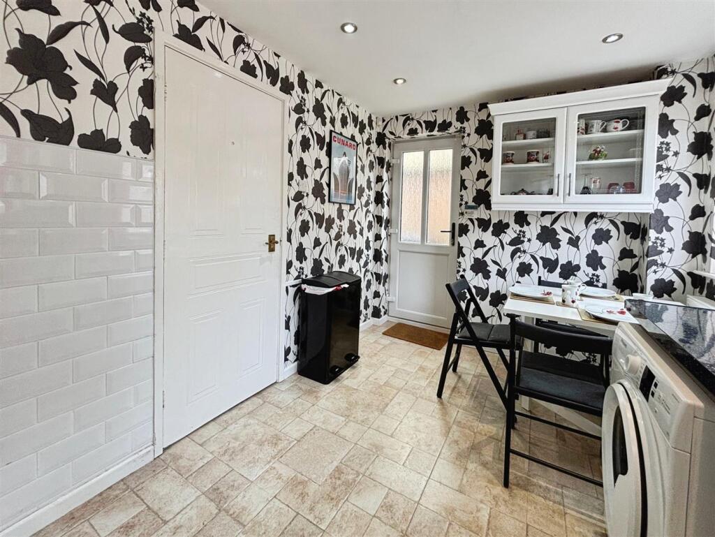House in Bradford, Woodside, Low Moor - More