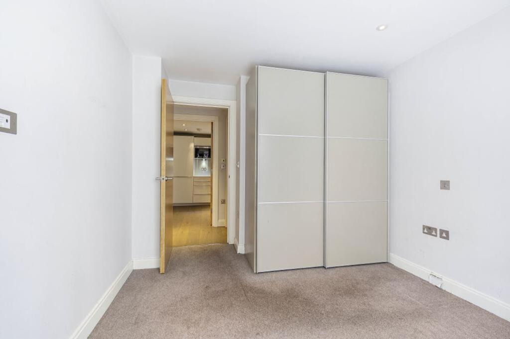 Apartment in London, World's End, Brompton - More