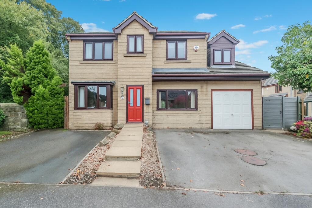 5-bed detached on Scott Lane, Gomersal, Cleckheaton, West Yorkshire, BD19, £539,000