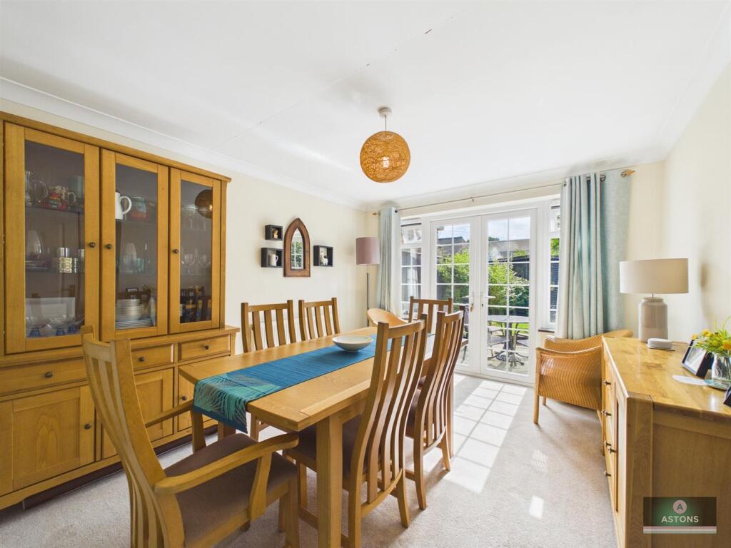 House in Crawley, Broadfield - More