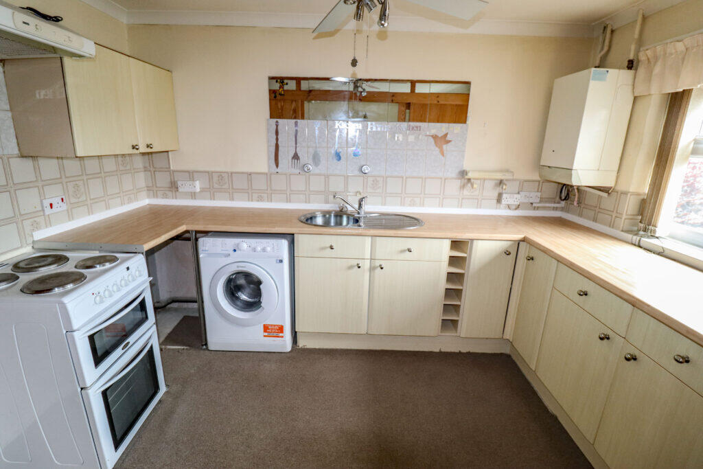 Spencer Close, Hayling Island photo 3
