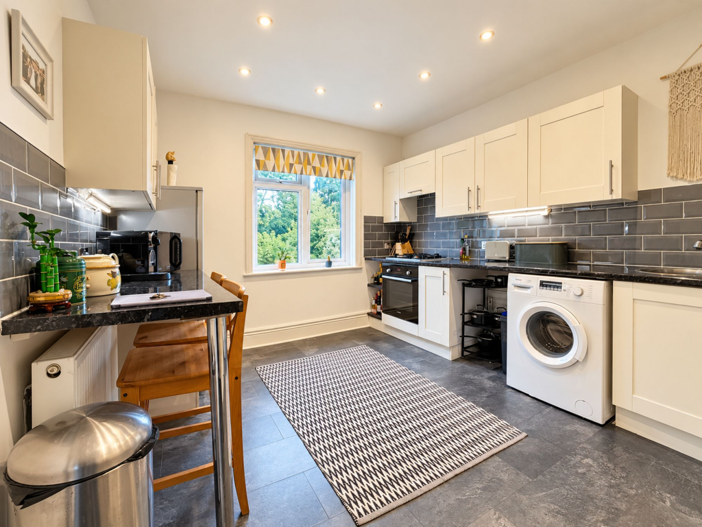 Apartment in Bournemouth - More