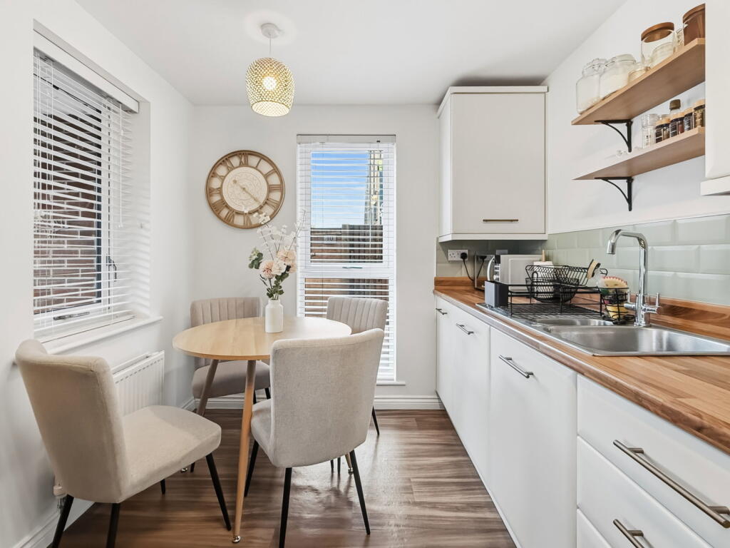 Apartment in Telford, Ketley - View 3