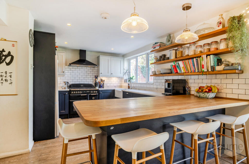 House in Waverley, Farnham - View 3