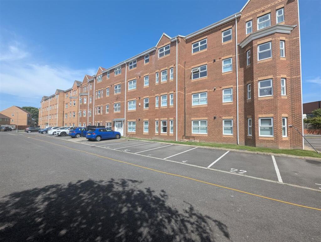 2-bed flat on 7 Beadnall House, £60,000