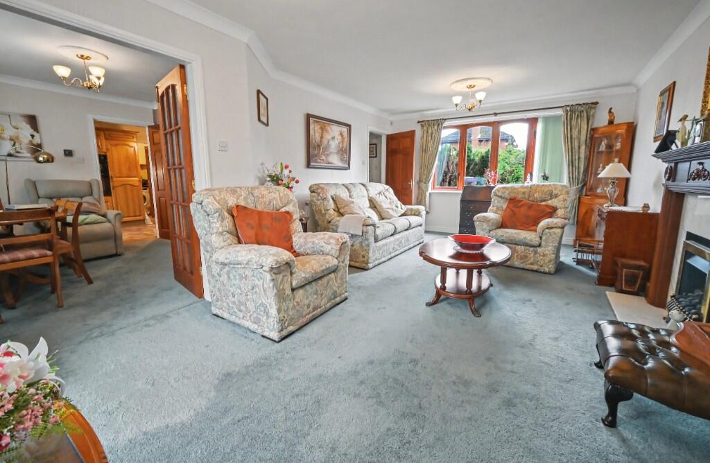 1, Froyle Close, Tettenhall, Wolverhampton, West Midlands, WV6 photo 2